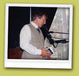 Wojciech Siemion czyta sonety z tomu TEMPO 6.08.1998 (Foto JSS)