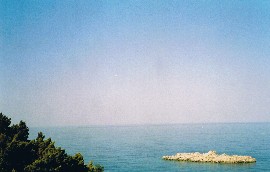 Sveti Stefan - widok z balkonu na morze (Foto JSS)
